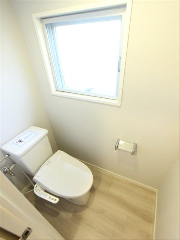 練馬区大泉町４丁目の賃貸マンションのトイレ