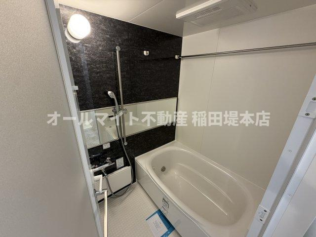 府中市是政３丁目の賃貸マンションの浴室