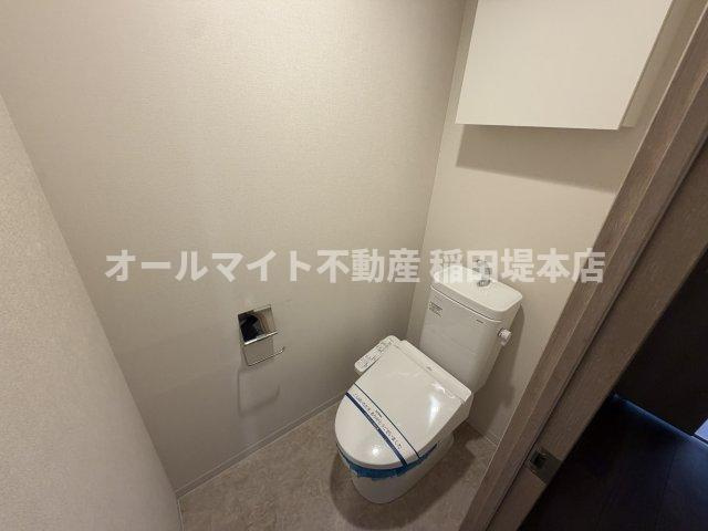 府中市是政３丁目の賃貸マンションのトイレ