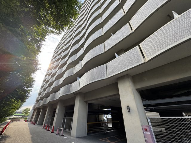 アークハイツ鹿田のエントランス