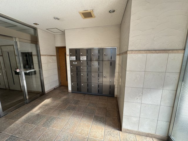 アークハイツ鹿田のエントランス