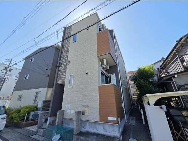 ハーモニーテラス塩釜口の外観