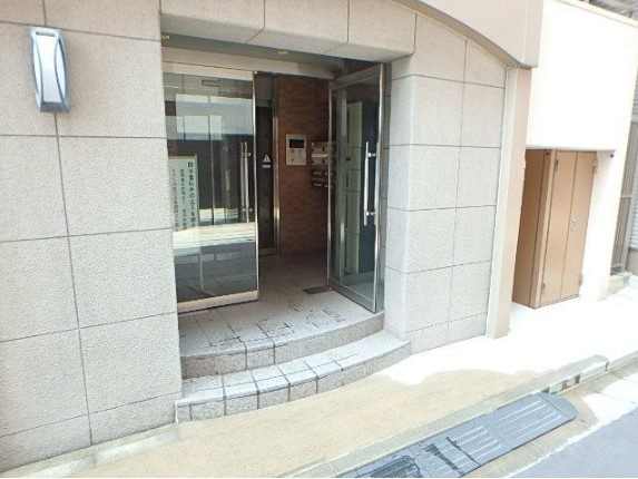 コンフォール深川のエントランス