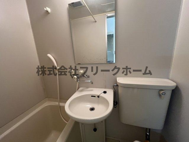 武蔵野市吉祥寺南町３丁目の賃貸マンションの洗面所