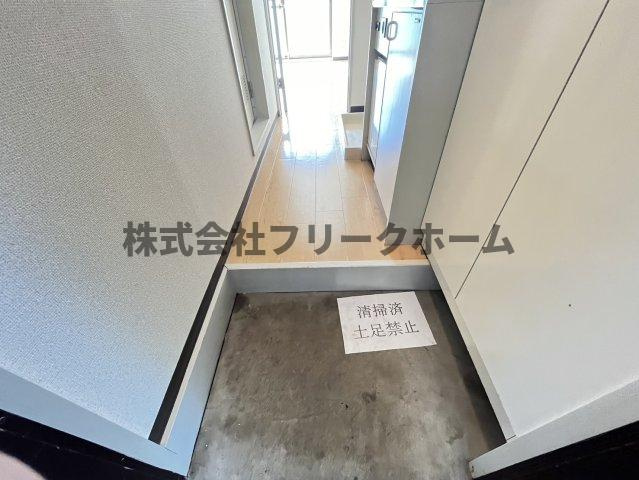 武蔵野市吉祥寺南町３丁目の賃貸マンションの玄関