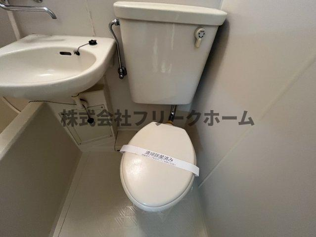 武蔵野市吉祥寺南町３丁目の賃貸マンションのトイレ