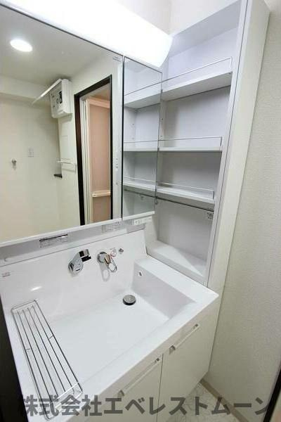 ディアコートKⅡの洗面所|コンパクトで使いやすい洗面所