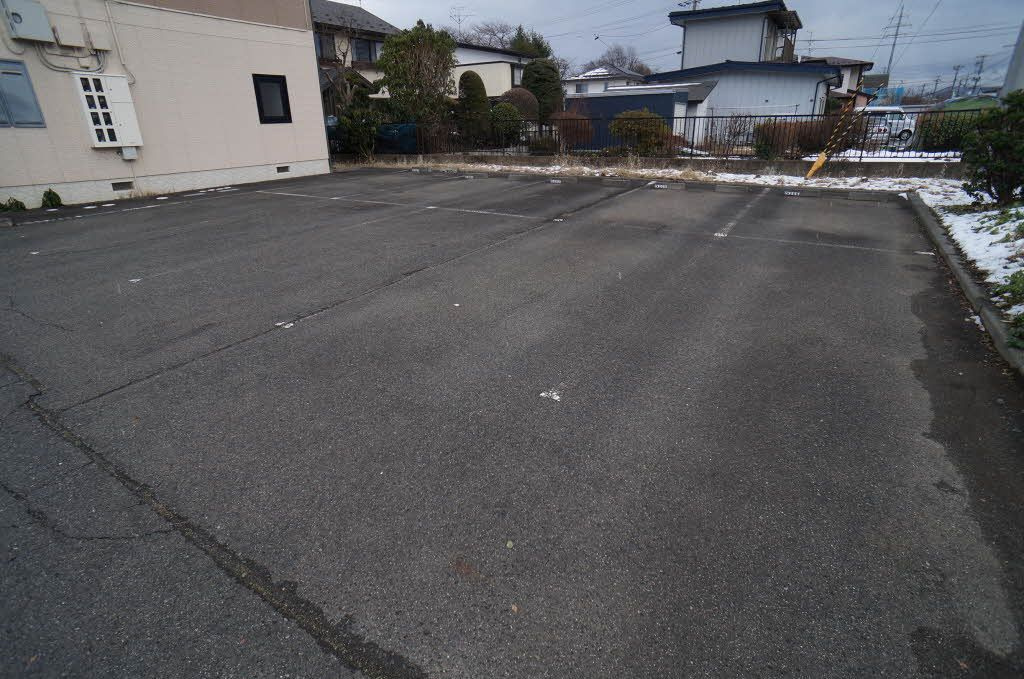 プラチディアの駐車場