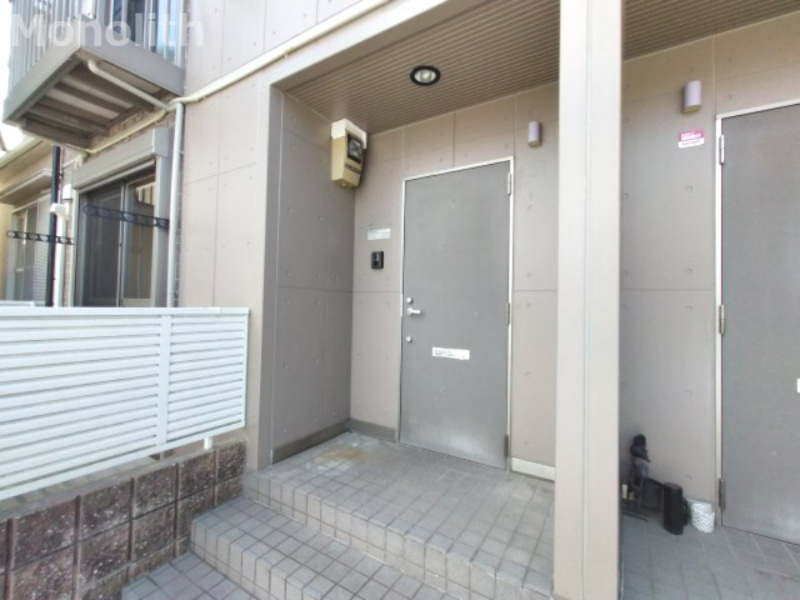 クレール琴山のエントランス