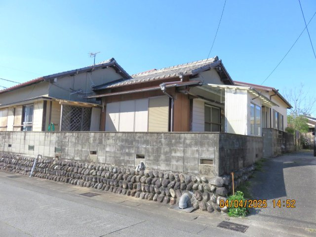 伊勢市小俣町元町　２階建・平屋・倉庫の外観
