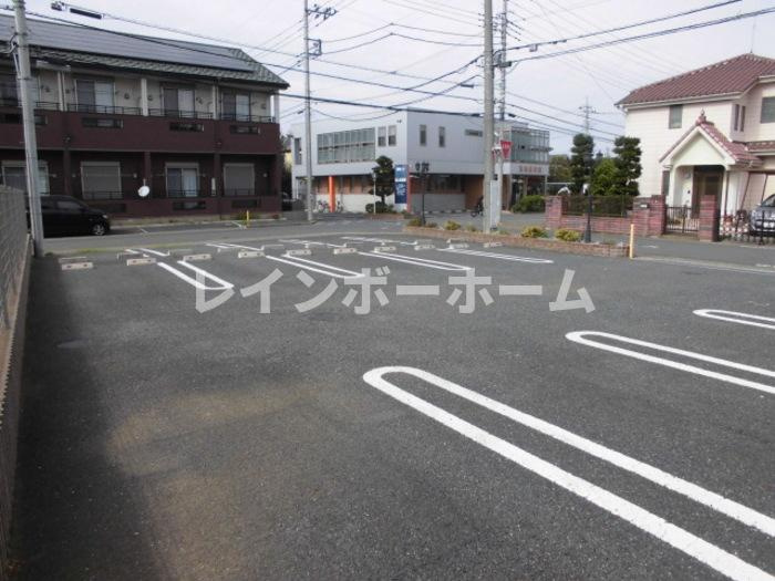 サンジュネスの駐車場
