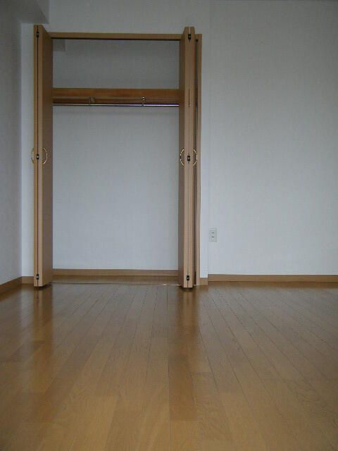 エヴァーグリーン新羽の居間・リビング