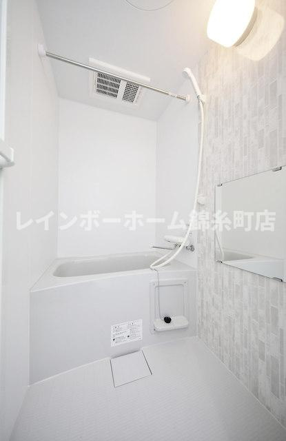 coSy8の浴室
