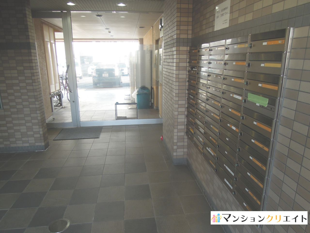アペックス成和（投資）のエントランス