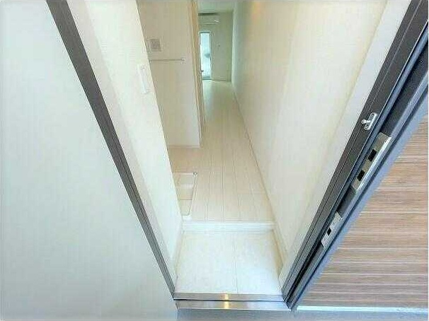 川崎市多摩区三田１丁目の賃貸マンションの玄関