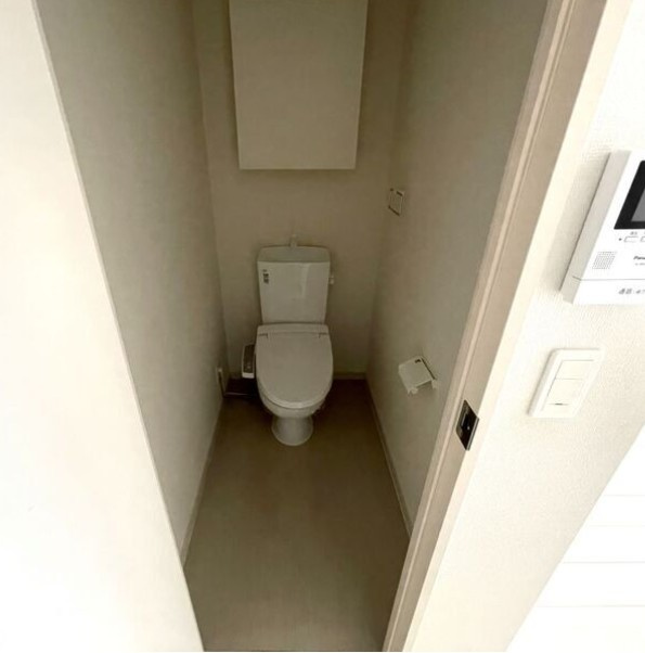 川崎市多摩区三田１丁目の賃貸マンションの玄関