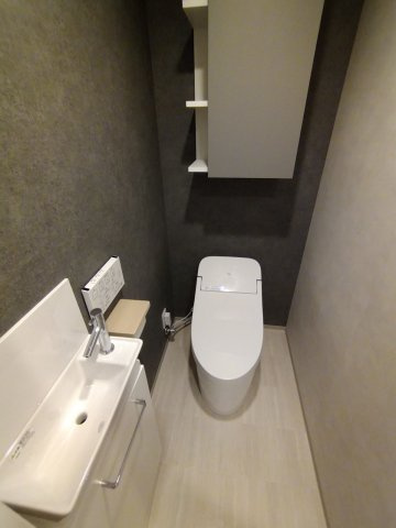 デュオステージ北千住Ⅱのトイレ|落ち着いたトイレです