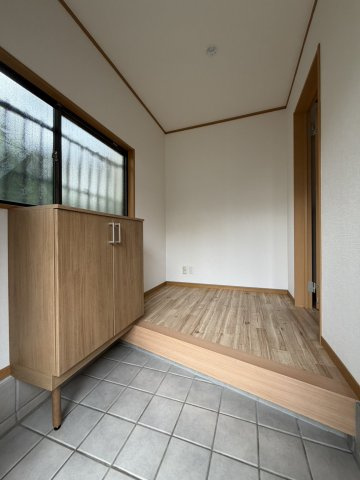 松永貸家の玄関|明るい玄関です
