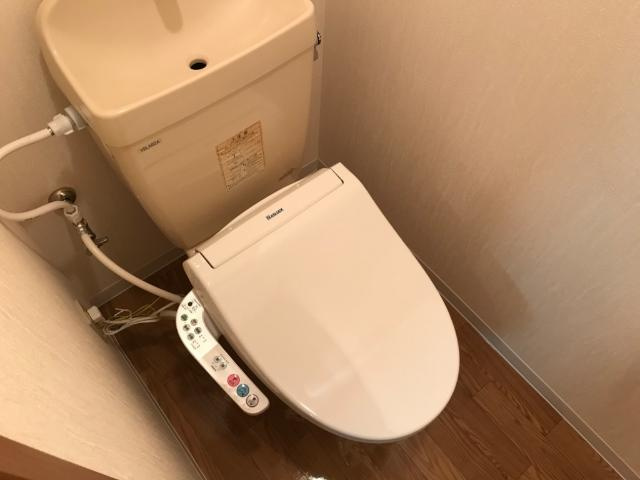 アーバンコートのトイレ|シャワー付トイレ