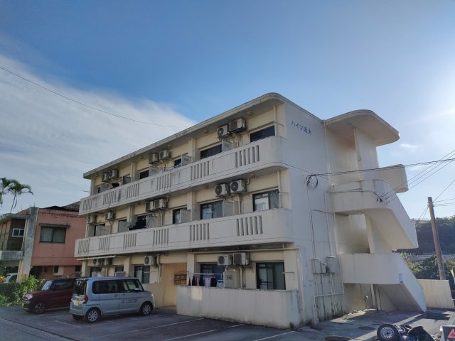 ハイツ琉大の外観