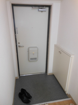 【玄関】 | メゾン貝塚 | 別部屋参考写真