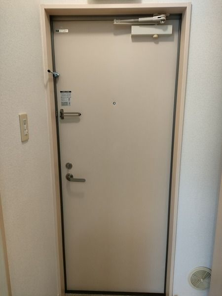 ＴＭＴ壱番館の玄関