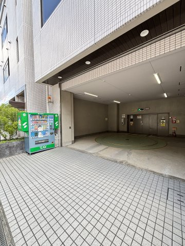 グレーシィ天神橋ビル2号館の駐車場