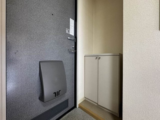 エントランス中野の玄関