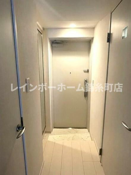 JU GLOBAL TOWERの玄関