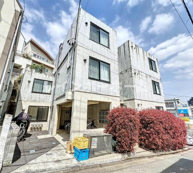 MidCUBE 中台