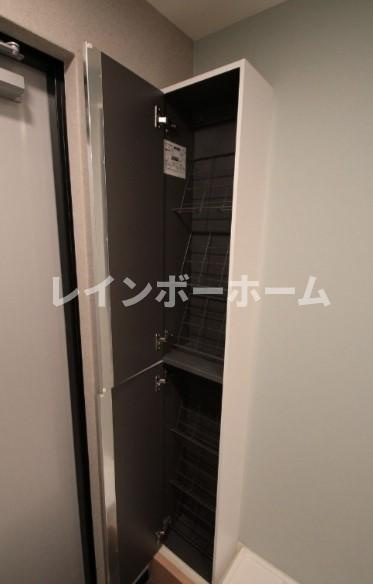 MidCUBE 中台の玄関