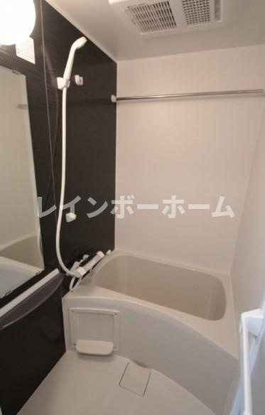 MidCUBE 中台の浴室