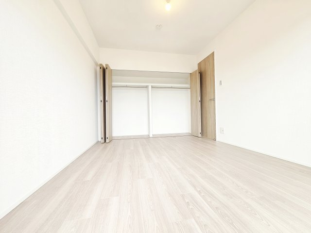 日商岩井芦屋翠ヶ丘マンションの洋室|個人の部屋や寝室として使える洋室です