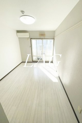 【居間・リビング】 | メゾン・ド・ジュネス | 洋室のお部屋です。
