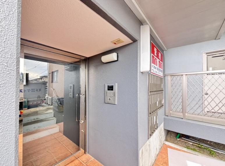 熊本市北区麻生田５丁目の賃貸マンションのエントランス|ポスト