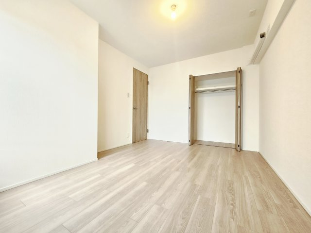 日商岩井芦屋翠ヶ丘マンションの洋室|コンパクトで使いやすい洋室です