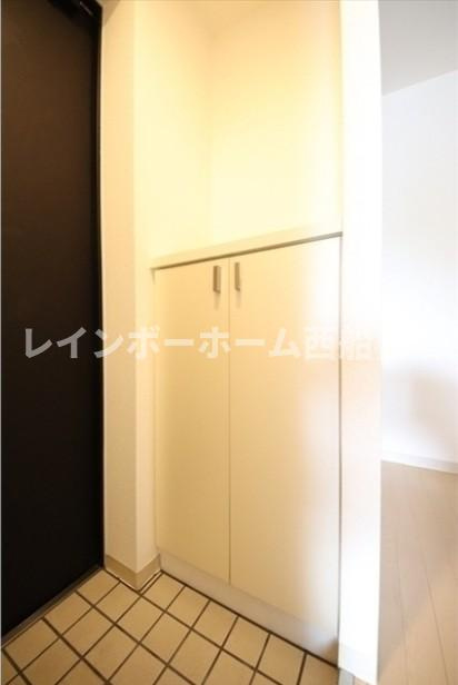 プライムレジデンス市川の玄関