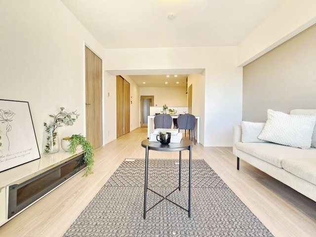日商岩井芦屋翠ヶ丘マンションの居間・リビング