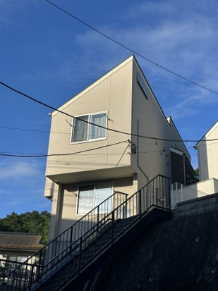 鎌倉市上町屋のアパートの外観