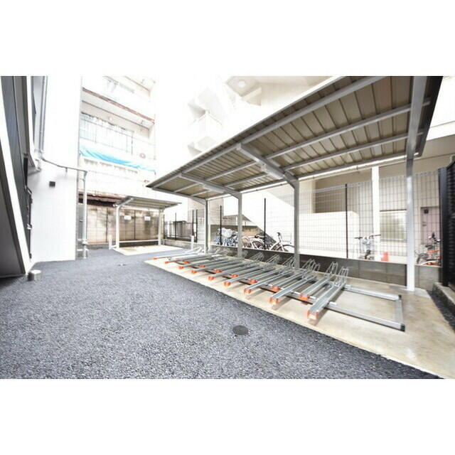 ハーモニーレジデンス新宿の駐車場