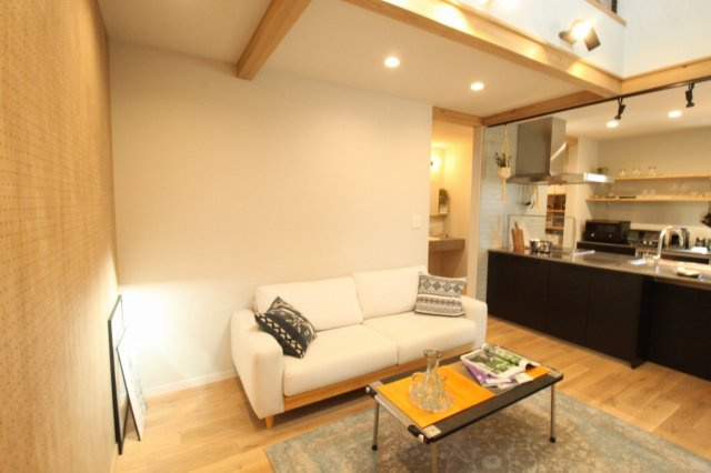 高知市中須賀町　中古戸建　モデルハウス　（未入居物件）の居間・リビング|ＬＤＫ　15.0帖