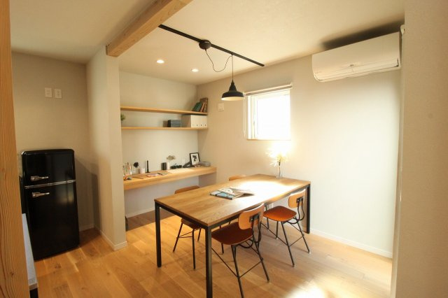 高知市中須賀町　中古戸建　モデルハウス　（未入居物件）の居間・リビング|ＬＤＫ　15.0帖