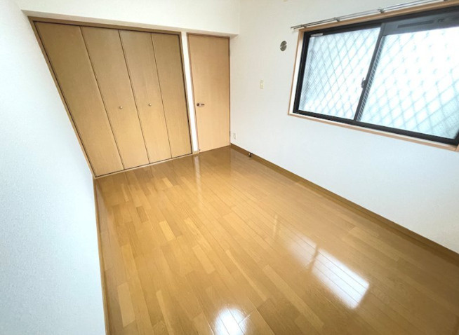 シャトー光の森Dの寝室