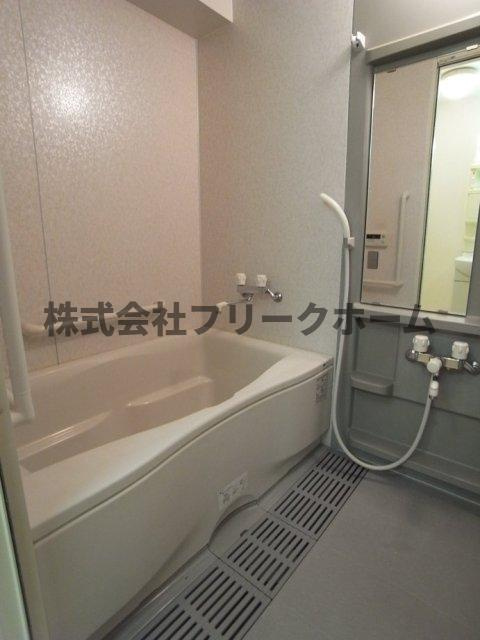 ヴァンシャルマンOZの浴室