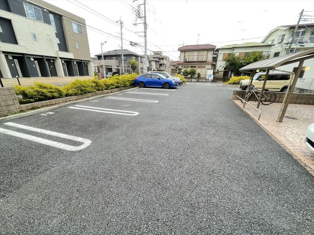 グレイスレジデンス中央の駐車場