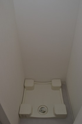 【その他】 | レオンコンフォート難波サウスゲート | 洗濯機置き場です