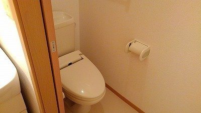 清潔感のあるトイレです