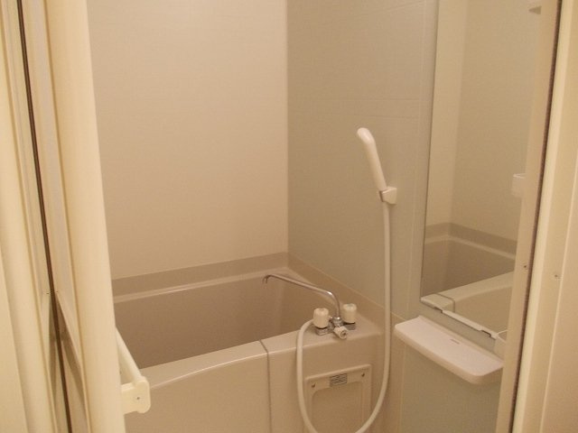 日々の疲れを癒すお風呂付です