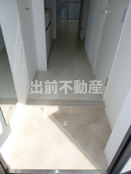ZOOM新大久保の玄関