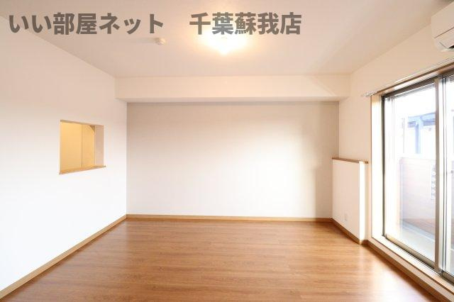 プランドール千葉寺の居間・リビング
